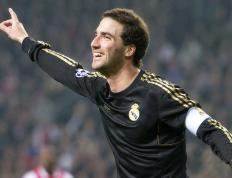 IM体育赛事直播入口-雷霆掀翻公牛，詹姆斯展现巨星价值，一场定义时代的对决