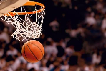 IM体育下载-马刺强行终结凯尔特人，福克斯成为关键先生