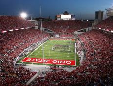 IM体育平台-德甲争冠夜，篮球新星莫兰特如何成为全场焦点？