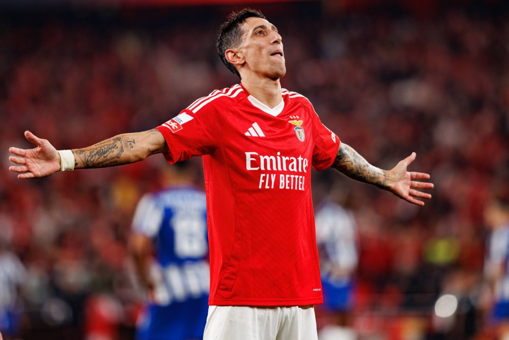 IM体育社区互动入口-波兰绝地反击智利,迪马利亚完成帽子戏法的简单介绍