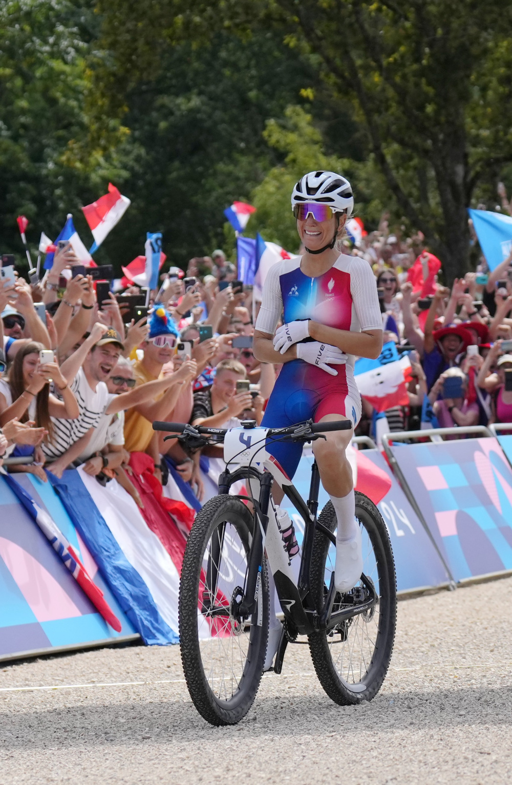 IM体育App下载-瑞典选手在自行车比赛中实现突破