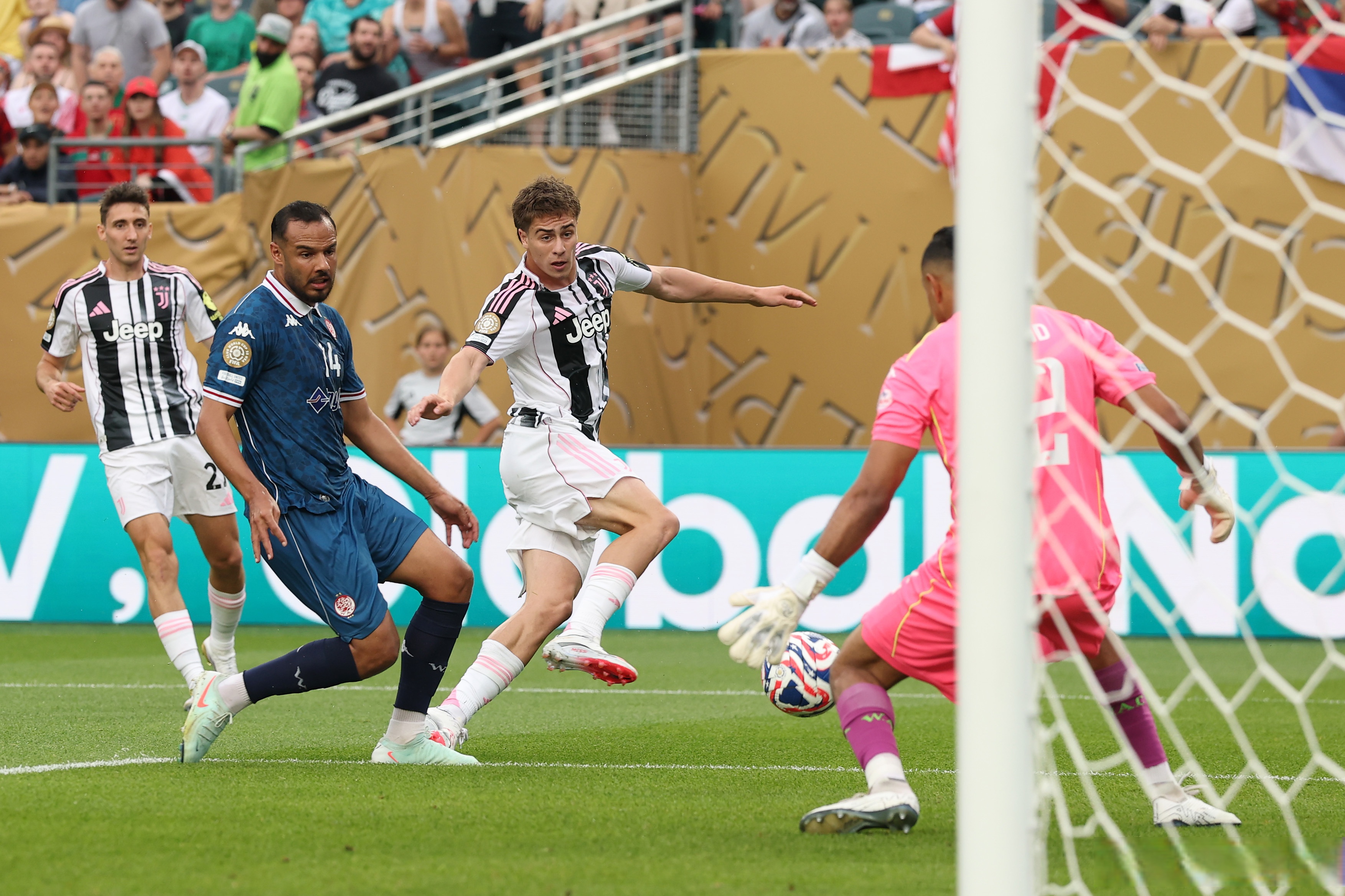 IM体育官网入口-尤文图斯主场大胜,晋级希望重新燃起的简单介绍