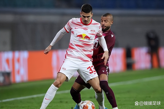 IM体育下载-沙尔克前景乐观：新赛季瞄准德甲冠军的简单介绍