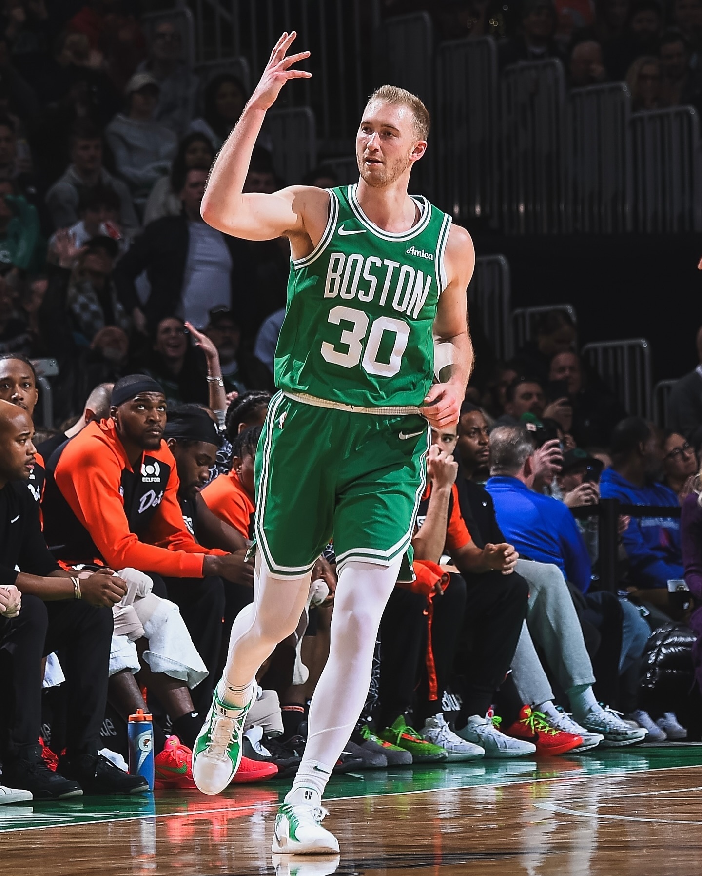 IM体育-关于波士顿凯尔特人冲击东部冠军宝座，实力雄厚的信息