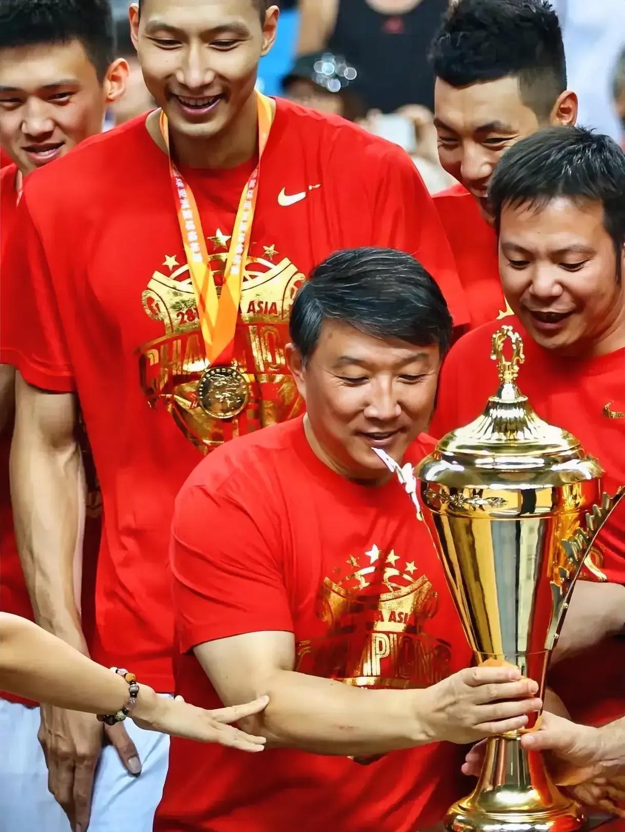 IM体育在线注册-中国国家队球员表现出众实力,晋级下一轮的简单介绍