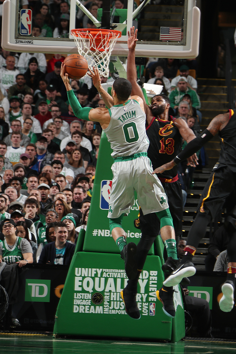 IM体育官网入口-篮网完胜湖人，欧文惊艳四座