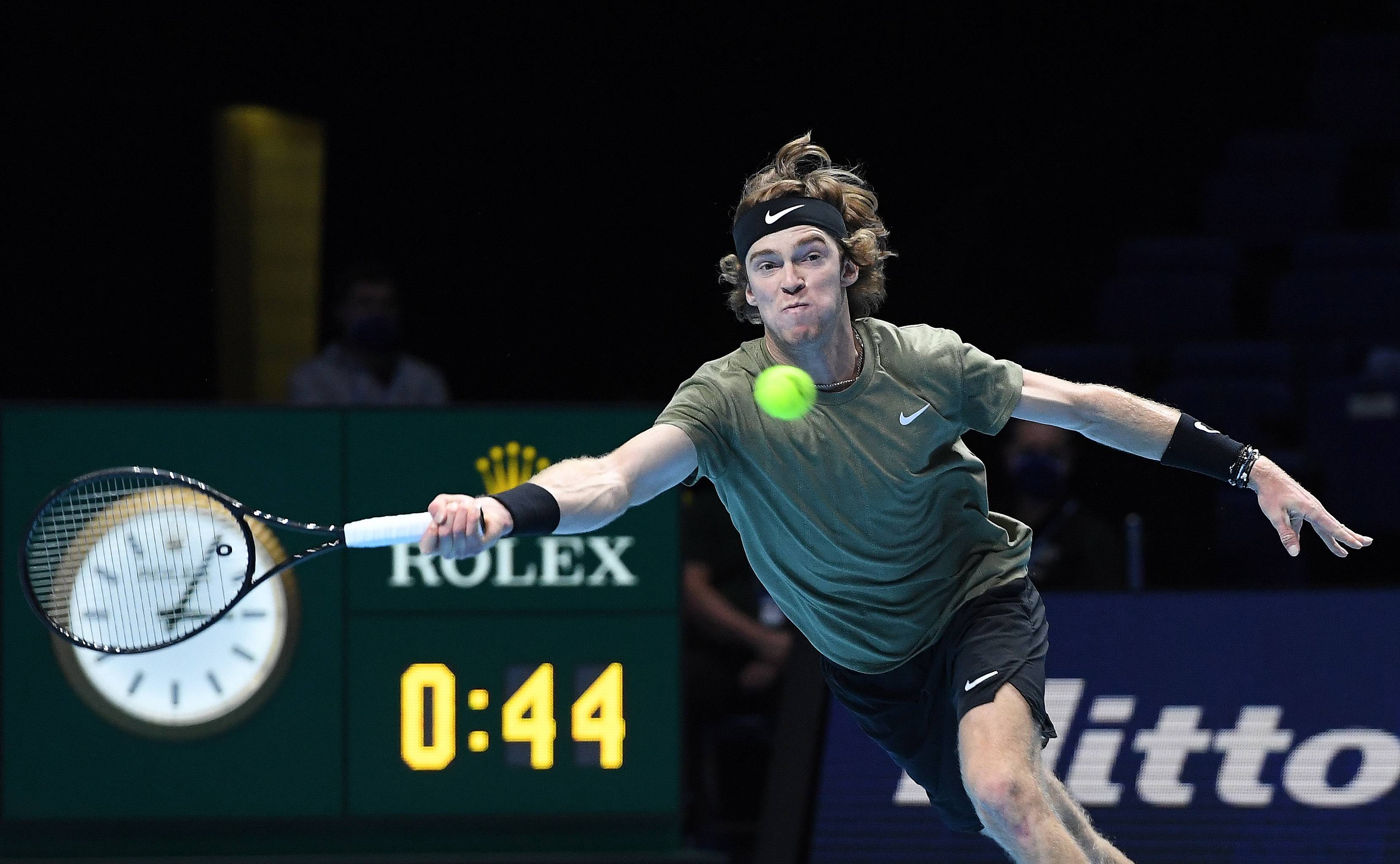 IM体育官网-ATP总决赛鏖战戴维斯杯，蒂姆惊艳四座的简单介绍