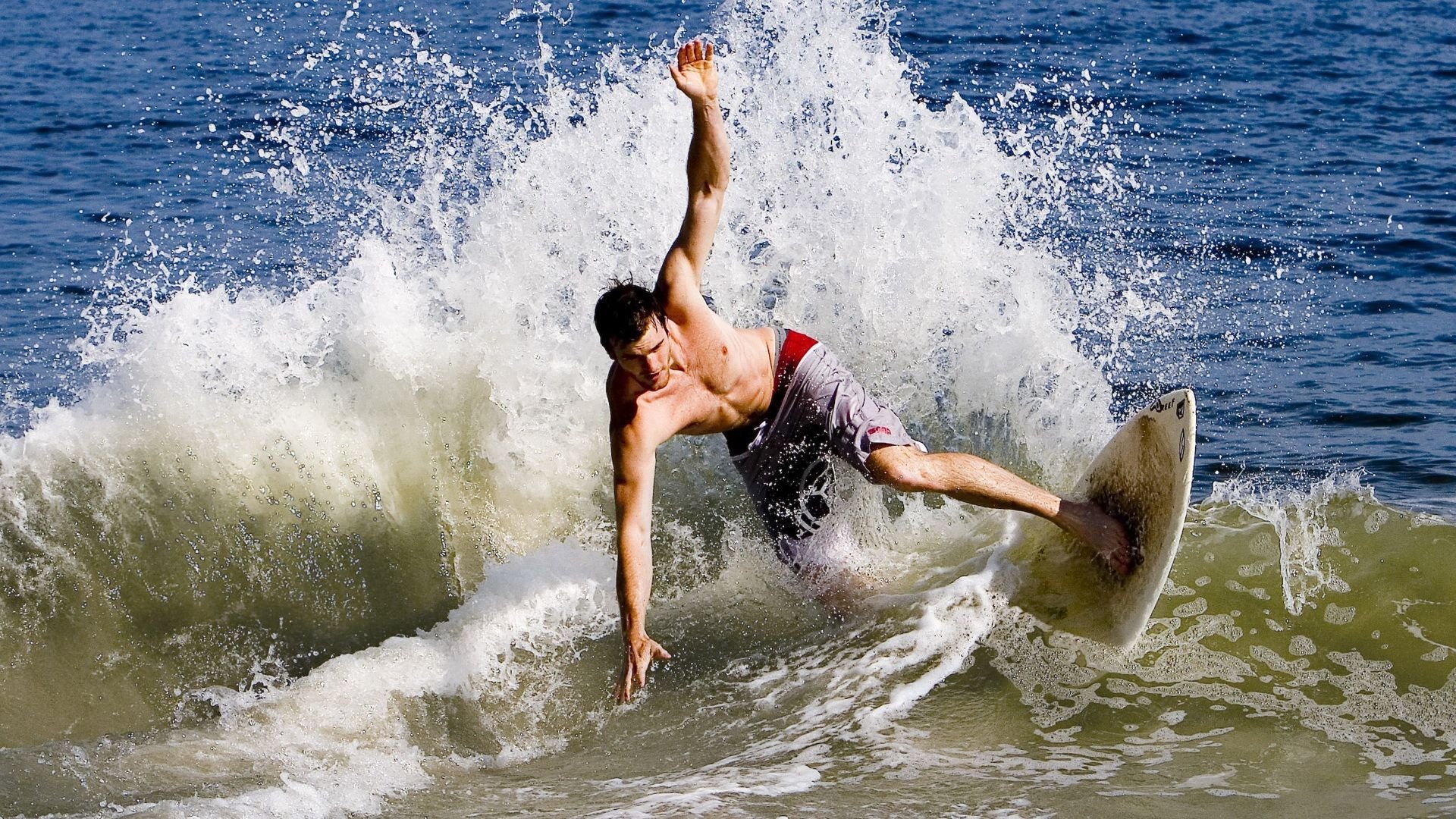 IM体育在线注册-独行侠速胜尼克斯，福克斯在奥运周期关键战接管比赛